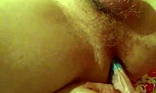Homoseksuel amatør nyder anal leg med dildo og knepper sig selv