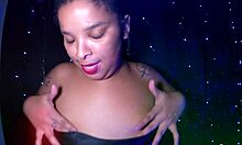 Bela adolescente brasileira experimenta seu primeiro gostinho anal em uma cena quente de 38 minutos