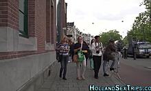 उच्च गुणवत्ता वाले वीडियो में डच वेश्याओं का मुंह वीर्य से भरा हुआ है।