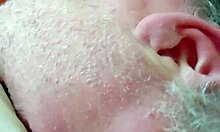 Bisexuálne baby dosahujú orgazmus tváre