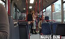 Поездка на автобусе превращается в дикий публичный секс с Мофосом