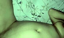 Секси девојка ужива у аналном сексу у домаћем видеу
