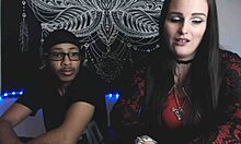 Old school camgirls vlog: Cuckolding a amatérske porno s prsnatou tetovanou milenkou Alace Amory