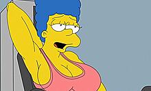 Marge, een ondeugende huisvrouw, wordt anaal gepenetreerd in de sportschool en thuis tijdens de afwezigheid van haar man, met als achtergrond een humoristische Hentai-cartoon met Simpsons-thema