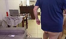 Hjemmelavet video af at hjælpe venindens kone med at skabe et cuckold-scenarie