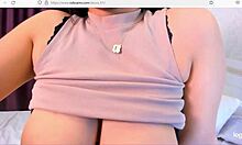 큰 가슴과 거대한 엉덩이: 뜨거운 페티시 비디오