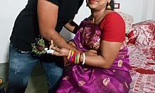 Egy indiai házaspár keményen szivattyúzik a rózsaszüneti napon