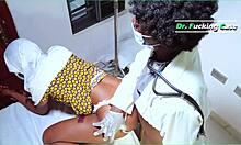 Indisk muslimsk sjuksköterska fångad med stor rumpa blir knullad av läkare