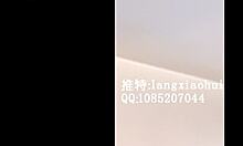 Nagy farkú tanár Wang Xiaofeng meleg szopást kap