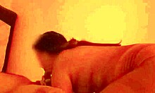 Video buatan sendiri tentang teman wanita Latina yang panas sedang disetubuhi di bilik hotel